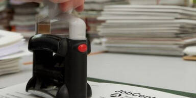 Im Urlaub entlassen: Mann erhielt 132.000 Euro