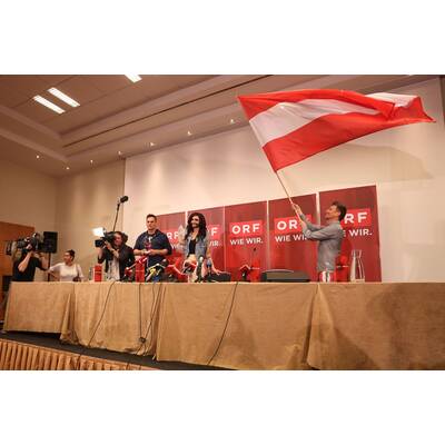 So jubelnd wurde Conchita Wurst empfangen