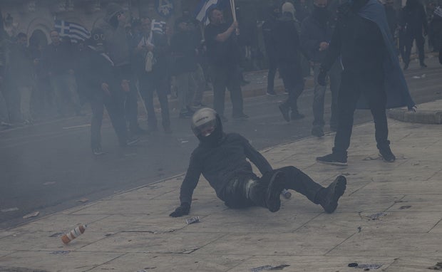 Athen brennt! Rechtsextremen-Randale bei Mazedonien-Demo