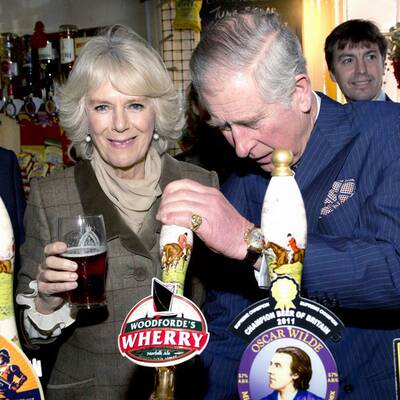Prinz Charles & Camilla im Pub