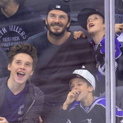 David Beckham nimmt Söhne zum Hockey mit