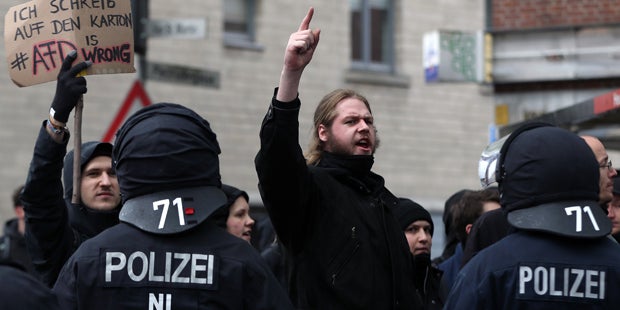 Chaos-Parteitag: Linke randalieren gegen AfD