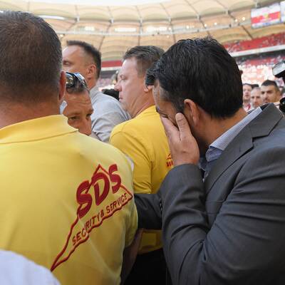 Die Bilder zum Platzsturm der VfB-Fans