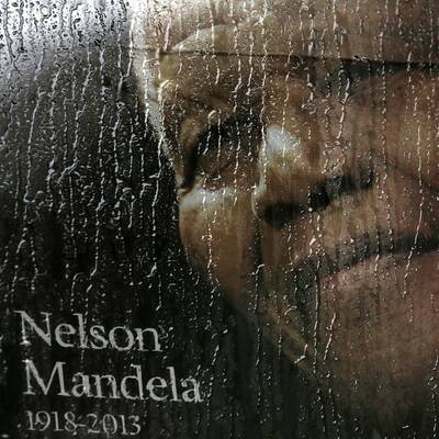 Tausende nehmen Abschied von Nelson Mandela