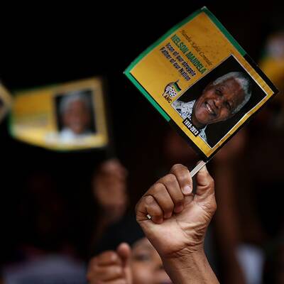 Tausende nehmen Abschied von Nelson Mandela