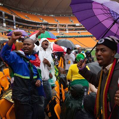 Tausende nehmen Abschied von Nelson Mandela