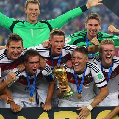 Die besten Jubelbilder von Müller & Co.