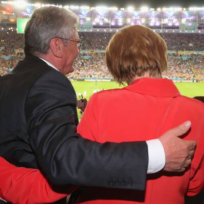So jubeln Merkel & Gauck