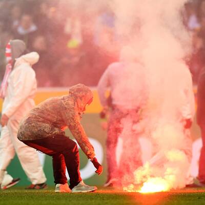 Die Bilder zum Platzsturm in Gladbach