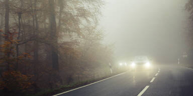 Raser im Nebel o&ouml;