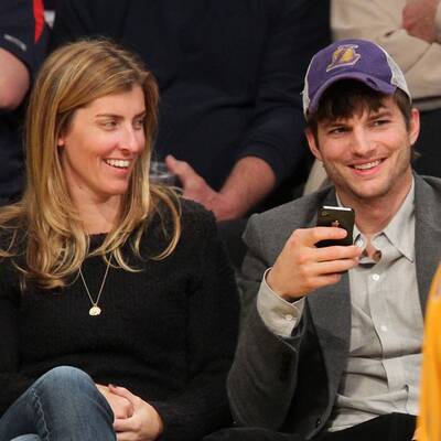 Wer ist bloß diese Blondine? 