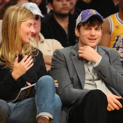 Wer ist bloß diese Blondine? 