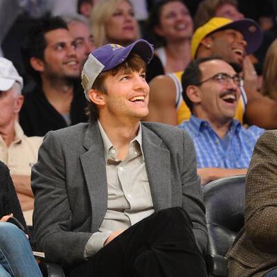 Wer ist bloß diese Blondine? 