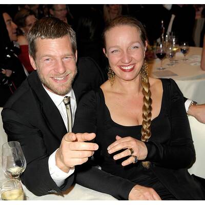 Schöne Roben, lange Beine, runde Bäuche...