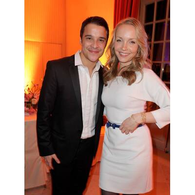 Schöne Roben, lange Beine, runde Bäuche...