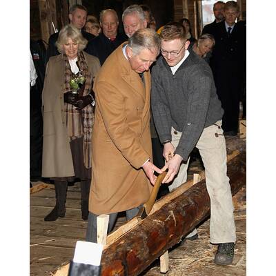 Charles & Camilla: Holzhacken in Norwegen