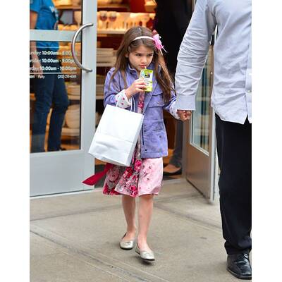 Luxuskind Suri Cruise reist im Hubschrauber