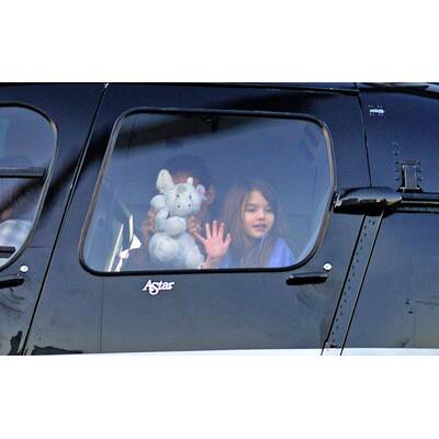 Luxuskind Suri Cruise reist im Hubschrauber