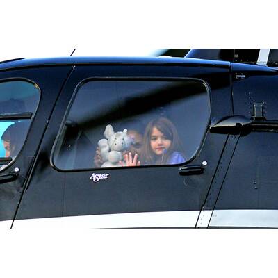 Luxuskind Suri Cruise reist im Hubschrauber