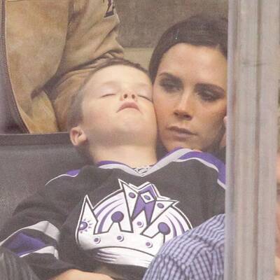 Victoria Beckham: Mit ihren Männern beim Eishockey