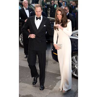 Herzogin Kate strahlt in Weiß