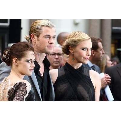 Charlize Theron lässt tief blicken