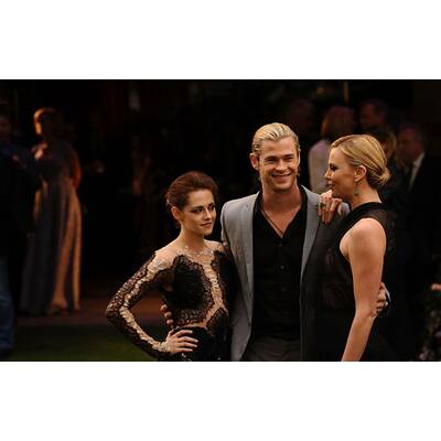 Charlize Theron lässt tief blicken