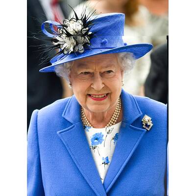 Elizabeth II ganz in blau