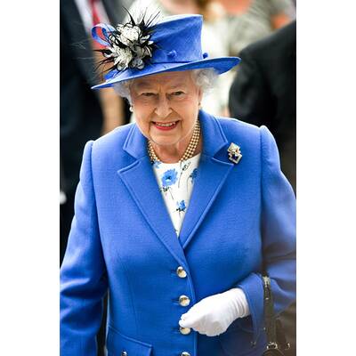 Elizabeth II ganz in blau