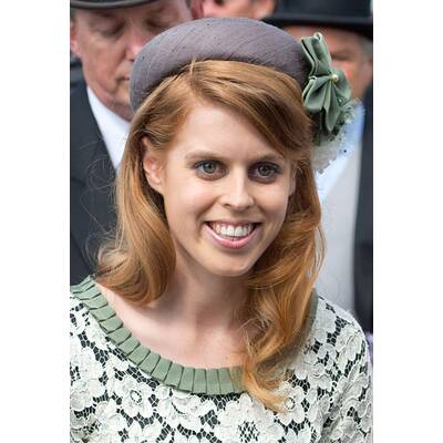 Elizabeth II ganz in blau