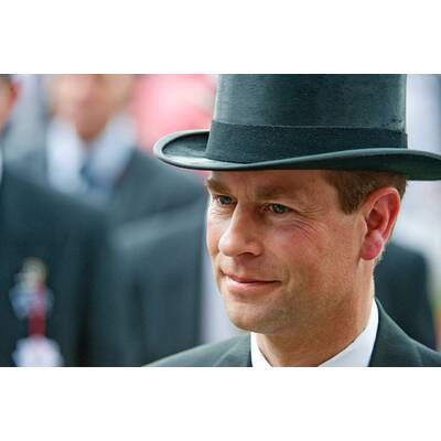 Elizabeth II ganz in blau