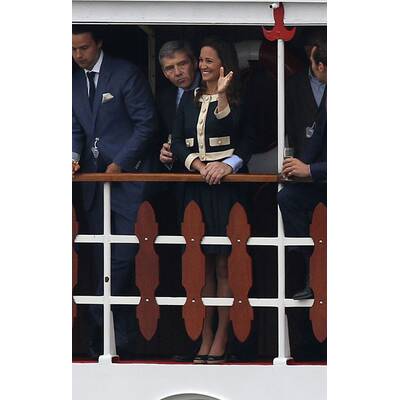 Die Middletons durften bei der Schiffsparade auf der Themse mitfahren. 