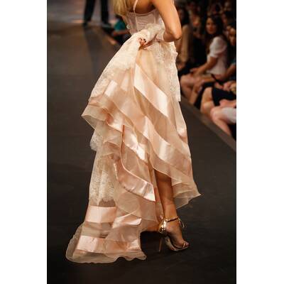 Sylvie van der Vaart präsentiert Dessous