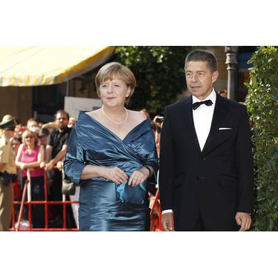 Merkel löste mit Kleiderwahl zum Auftakt der Bayreuther Festspiele Diskussionen aus 