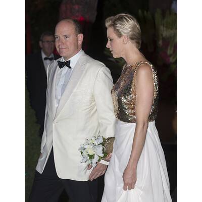 Charlene & Albert turteln am Rotkreuzball