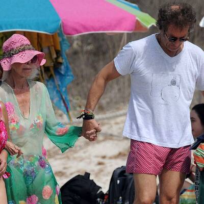 Herzogin von Alba: Bikini-Urlaub mit 85