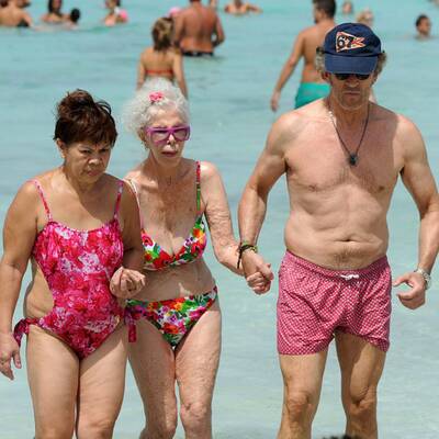 Herzogin von Alba: Bikini-Urlaub mit 85