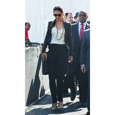 Katie Holmes debütiert bei New York Fashion Week als Modedesignerin