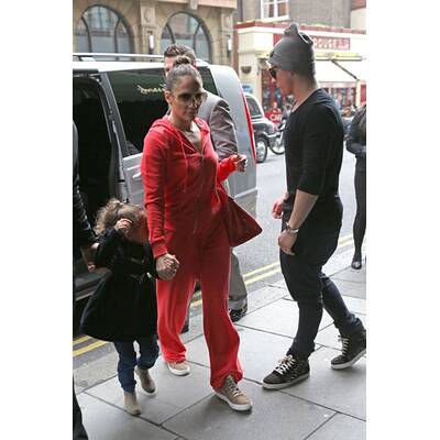 Jennifer Lopez & Casper Smart unterwegs in London