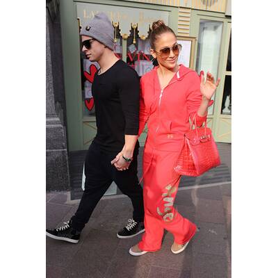 Jennifer Lopez & Casper Smart unterwegs in London