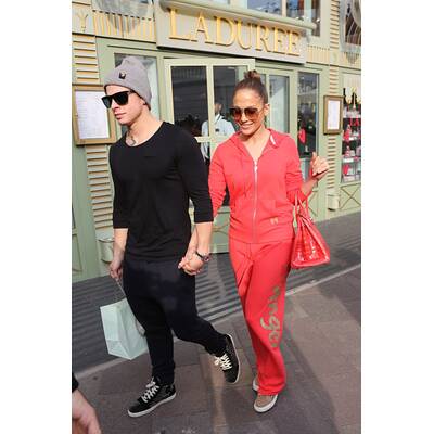 Jennifer Lopez & Casper Smart unterwegs in London