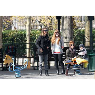 Jessica Alba strawanzt mit Tochter durch Paris 