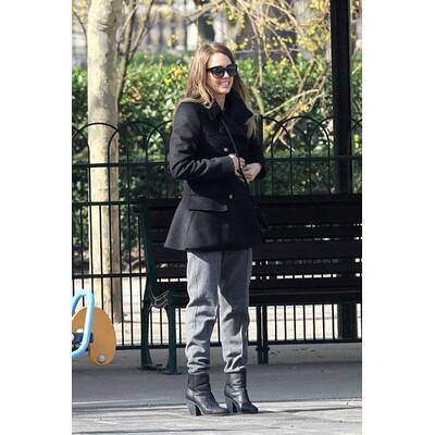 Jessica Alba strawanzt mit Tochter durch Paris 