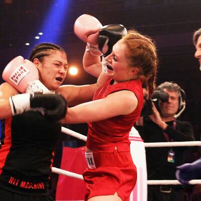 Beim Sat1.-Promiboxen 2013 gab's am 8.März was auf die Mütze. 