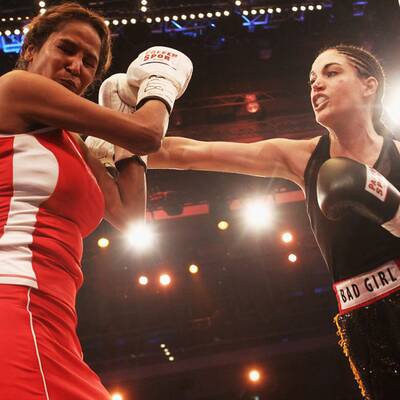 Beim Sat1.-Promiboxen 2013 gab's am 8.März was auf die Mütze. 