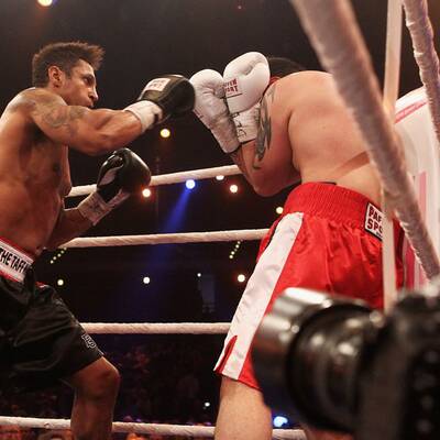 Beim Sat1.-Promiboxen 2013 gab's am 8.März was auf die Mütze. 