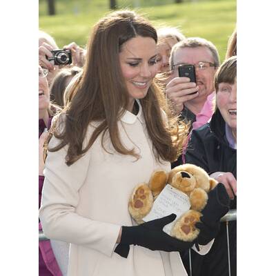 Kate kinderlieb: Sie übt schon fürs Baby