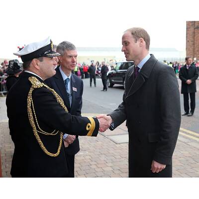 Herzogin lernt Kate-Puppe kennen