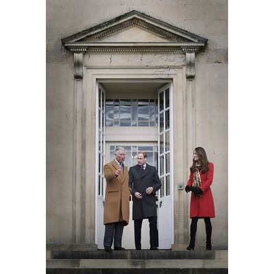 Herzogin lernt Kate-Puppe kennen