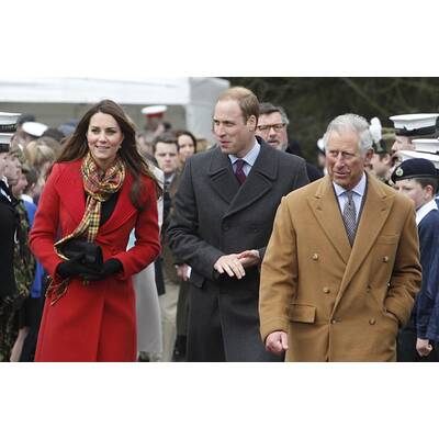 Herzogin lernt Kate-Puppe kennen